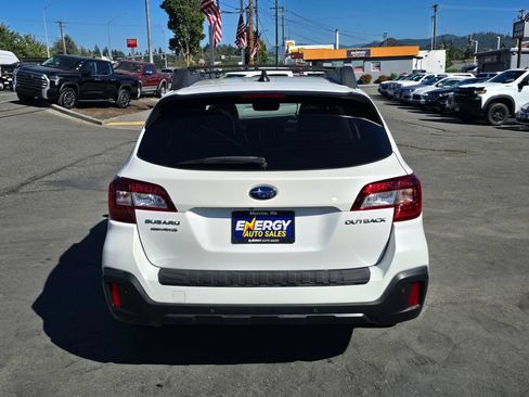 Used 2018 Subaru Outback 2.5i Limited AWD/4WD image 6