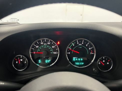 Used 2017 Jeep Wrangler Unlimited Rubicon w/ Cold Weather Group image 16