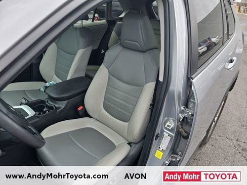 Used 2021 Toyota RAV4 XLE Premium image 10