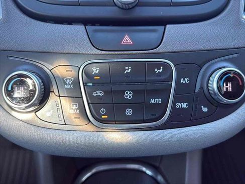 Used 2019 Chevrolet Malibu LT w/ Driver Confidence Package image 23