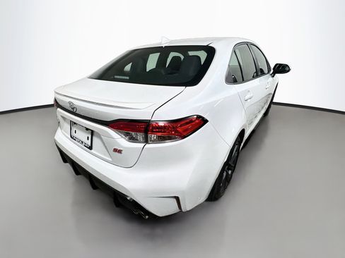 Used 2026 Toyota Corolla SE w/ SE Package FWD image 4