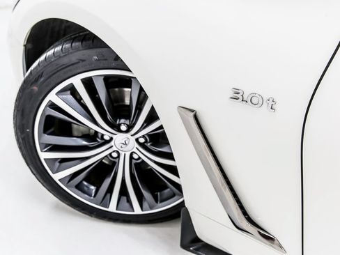 Used 2018 INFINITI Q60 3.0t Luxe w/ Sensory Package 3.0T Luxe RWD image 11