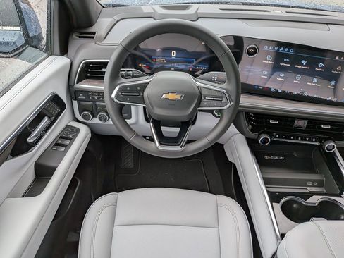 New 2026 Chevrolet Suburban Premier image 17