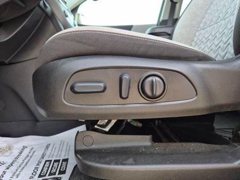 Used 2024 Chevrolet Equinox LS w/ LS Convenience Package AWD/4WD image 16