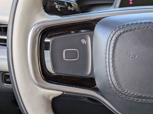 Used 2025 Lincoln Navigator Reserve image 29