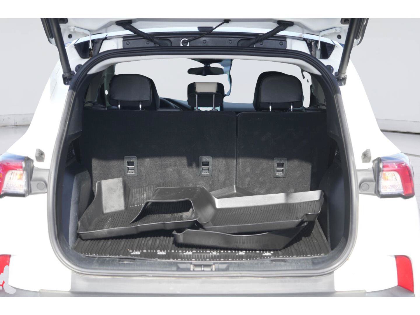 Used 2022 Ford Escape SEL w/ Technology Package FWD image 31