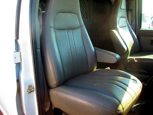 Used 2021 Chevrolet Express 2500 Extended w/ Driver Convenience Package image 9