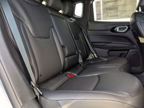 New 2026 Jeep Compass Latitude image 32