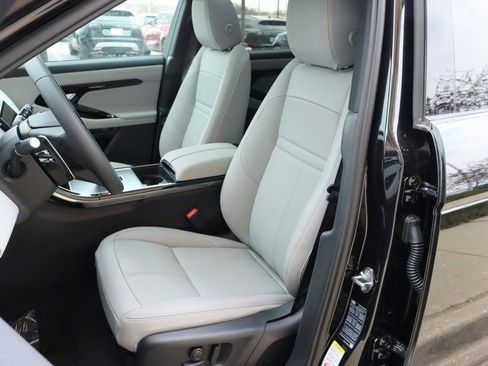 Used 2026 Land Rover Range Rover Evoque S image 13