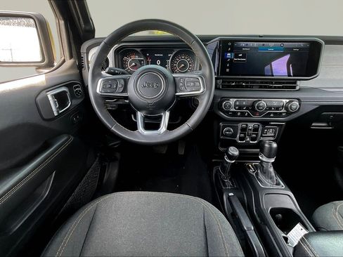 Used 2024 Jeep Wrangler Sahara AWD/4WD image 8