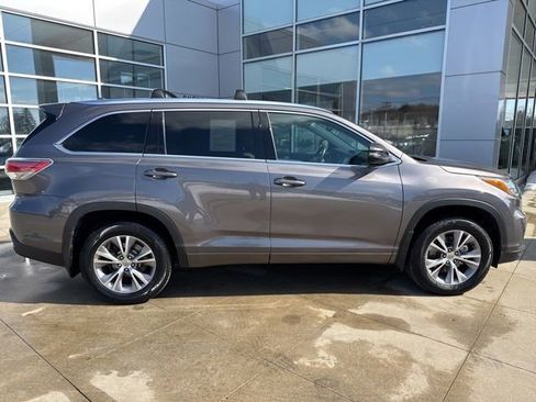 Used 2015 Toyota Highlander XLE image 8