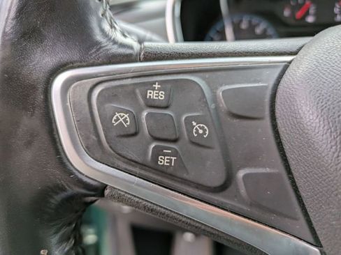 Used 2018 Chevrolet Equinox LT image 11