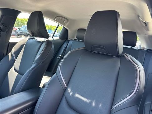 Used 2025 Toyota Prius XLE FWD image 16