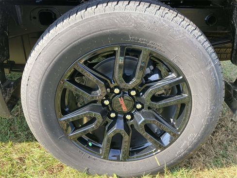 New 2026 GMC Sierra 1500 Elevation image 10