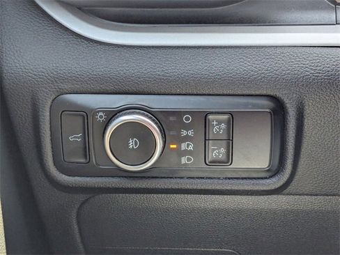 Used 2024 Ford Explorer XLT w/ Equipment Group 202A image 18