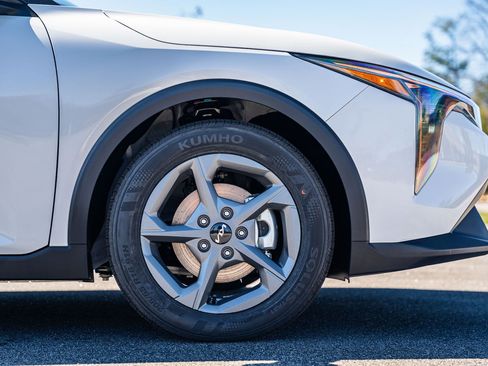 New 2026 Kia K4 LXS FWD image 5