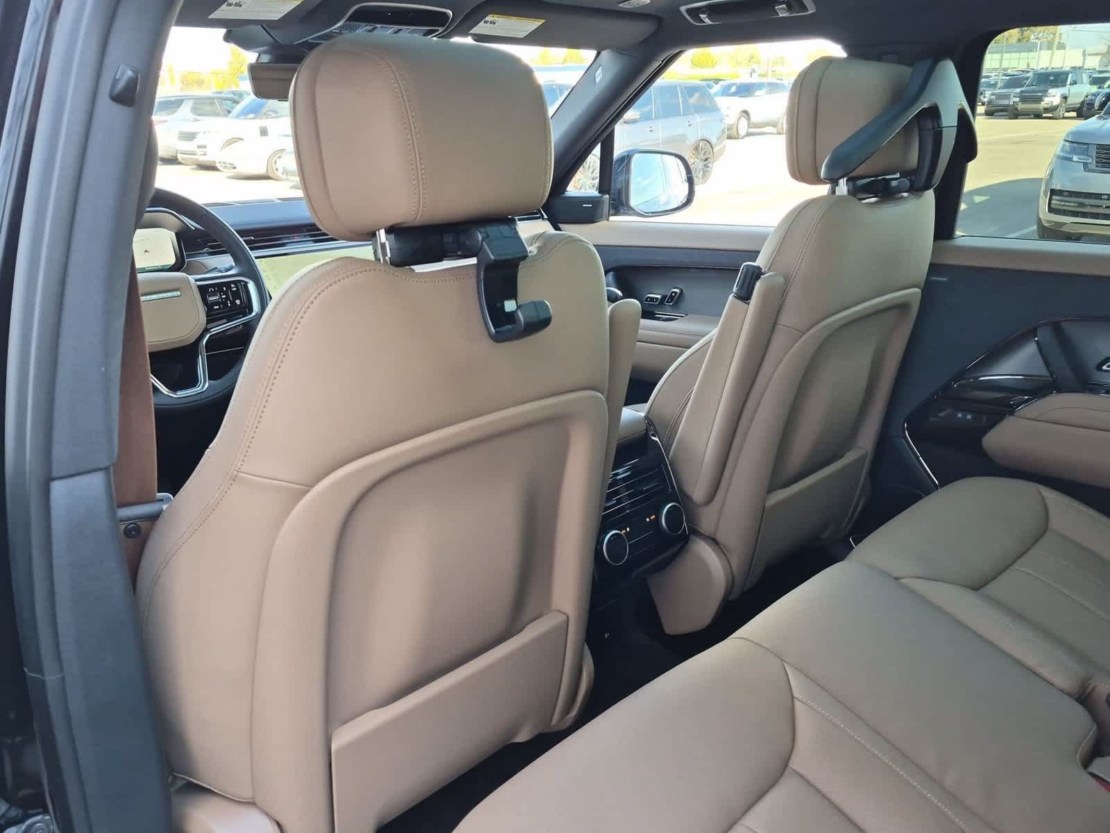 New 2027 Land Rover Range Rover Sport SE AWD/4WD image 18