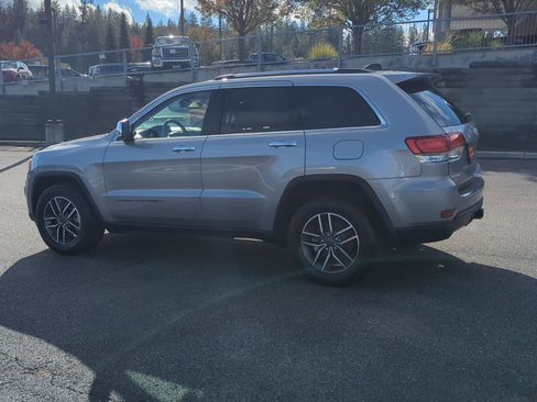 Used 2021 Jeep Grand Cherokee Limited w/ Trailer Tow Group IV image 4