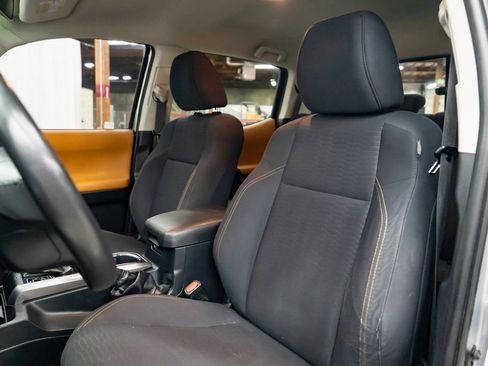 Used 2018 Toyota Tacoma SR5 RWD image 21