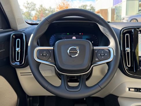 Used 2026 Volvo XC40 B5 Ultra w/ Protection Package Premier AWD/4WD image 14
