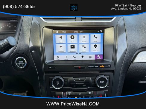 Used 2017 Ford Explorer XLT w/ Equipment Group 202A image 16