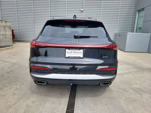 Used 2025 Audi Q5 Premium w/ Convenience Package image 4
