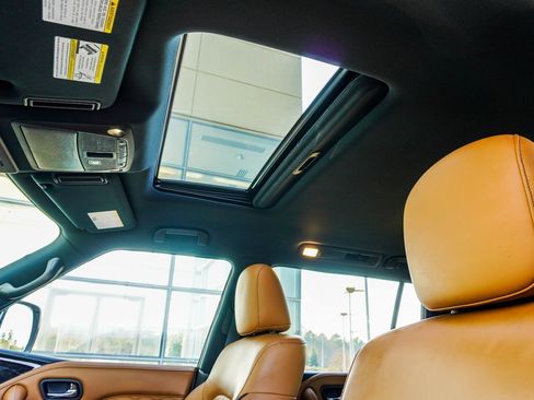 Certified 2024 INFINITI QX80 Sensory image 42