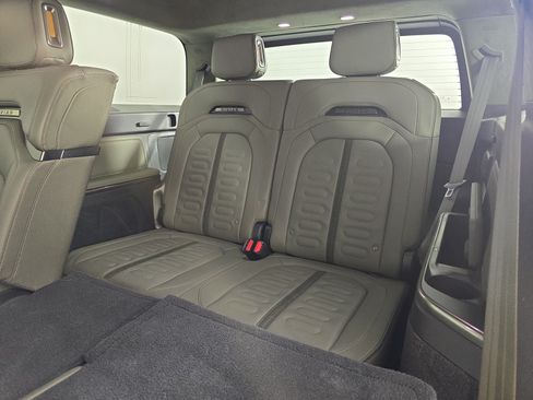 Used 2023 Rivian R1S Adventure AWD/4WD image 23