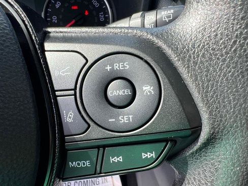 Used 2021 Toyota RAV4 XLE FWD image 21