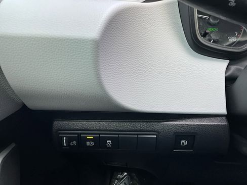 Used 2025 Toyota Corolla SE FWD image 18