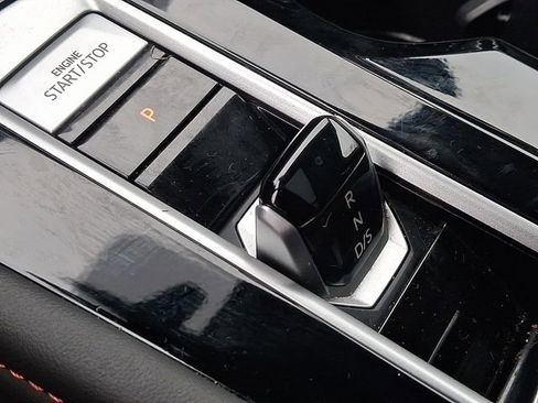 Certified 2025 Volkswagen Atlas Peak Edition SE image 22