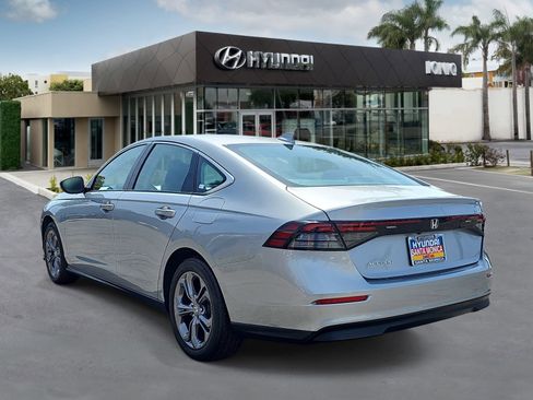 Used 2023 Honda Accord EX image 5