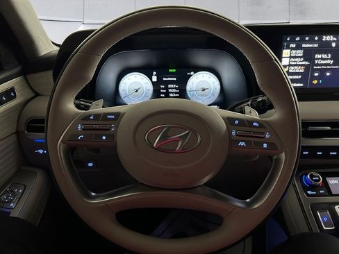 Used 2024 Hyundai Palisade Calligraphy image 9