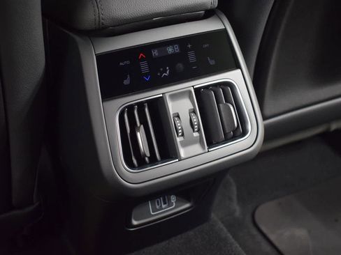 Certified 2024 Maserati Grecale Modena AWD/4WD image 20