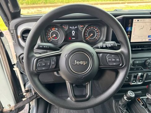 Used 2026 Jeep Wrangler Sport AWD/4WD image 15
