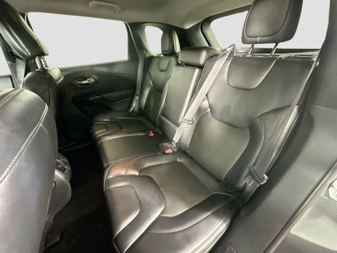 Used 2021 Jeep Cherokee Altitude image 22