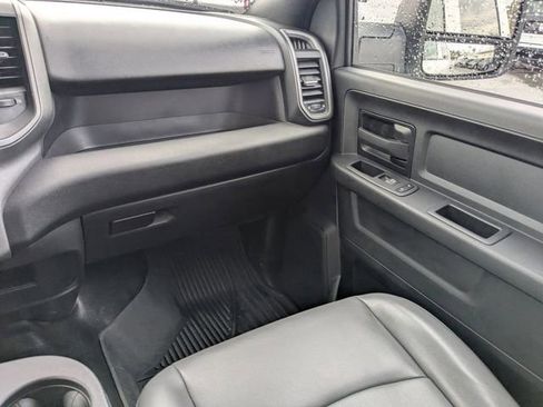 Used 2024 RAM 2500 Tradesman w/ Chrome Appearance Group image 18