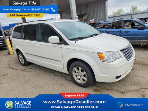 Used 2009 Chrysler Town & Country Touring image 5