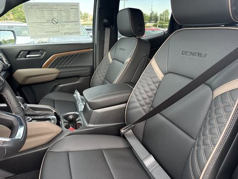 New 2026 GMC Canyon Denali AWD/4WD image 5