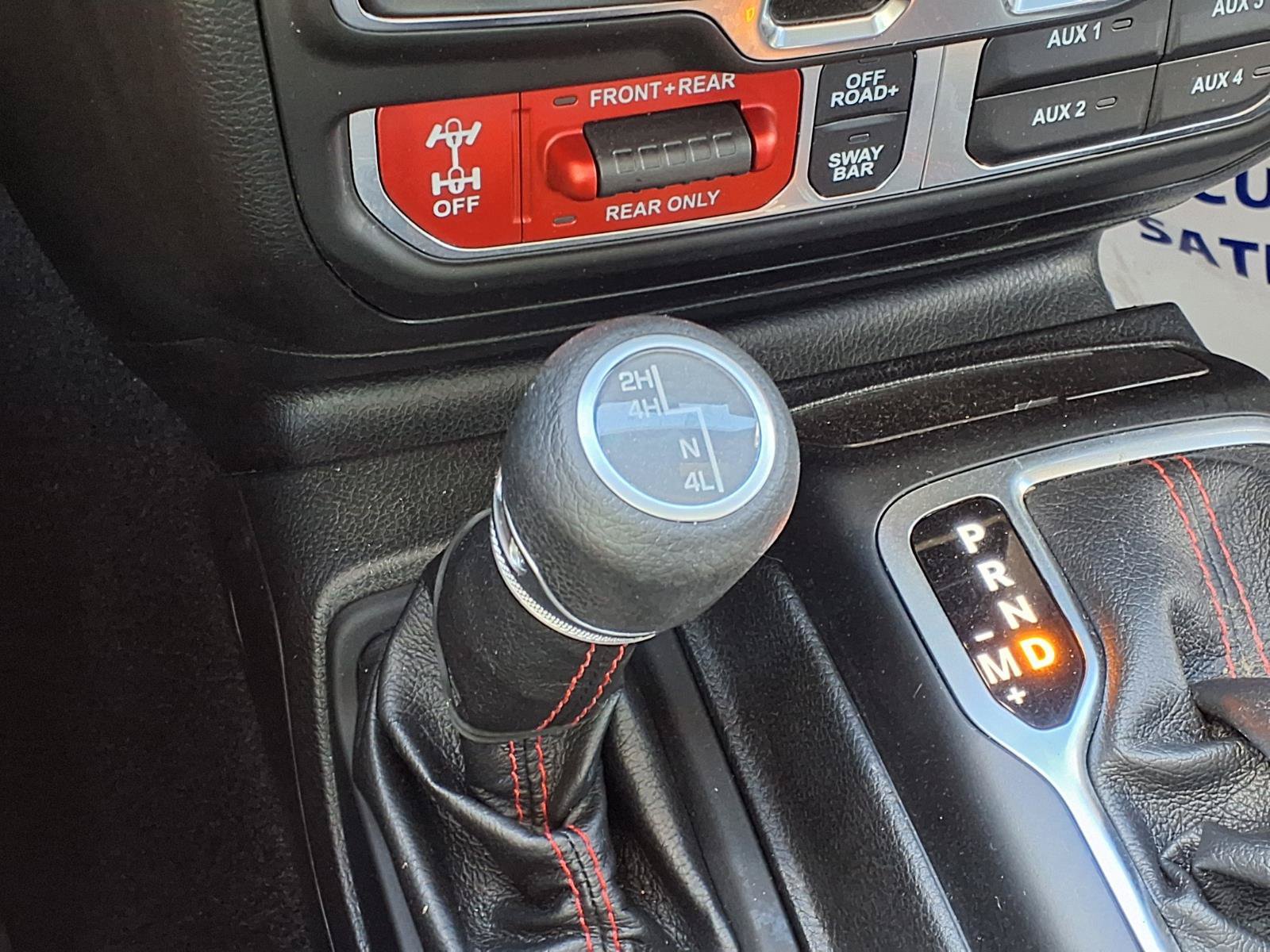 Used 2021 Jeep Gladiator Rubicon AWD/4WD image 11