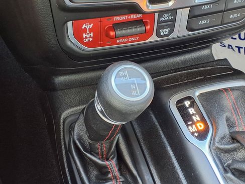 Used 2021 Jeep Gladiator Rubicon AWD/4WD image 11