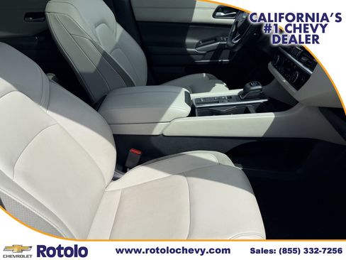 Used 2022 Nissan Pathfinder SL w/ SL Premium Package FWD image 8