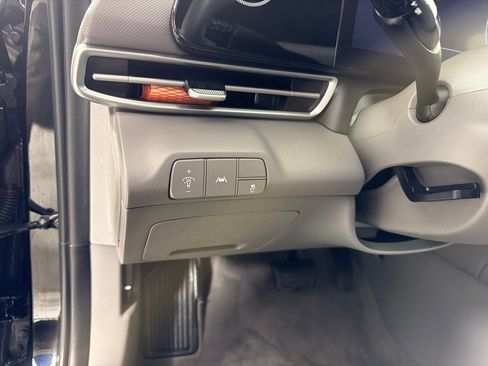 Used 2023 Hyundai Elantra SEL w/ Convenience Package FWD image 13