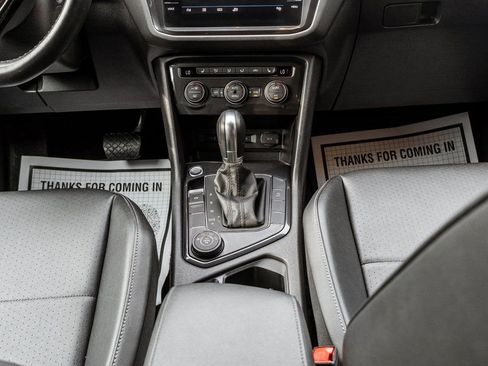 Used 2019 Volkswagen Tiguan SE image 10