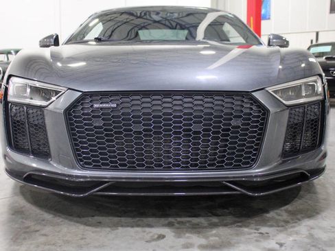 Used 2017 Audi R8 V10 w/ Carbon Exterior Package image 9