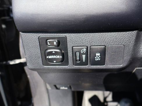 Used 2013 Toyota RAV4 XLE w/ Preferred Accessory Pkg FWD image 19