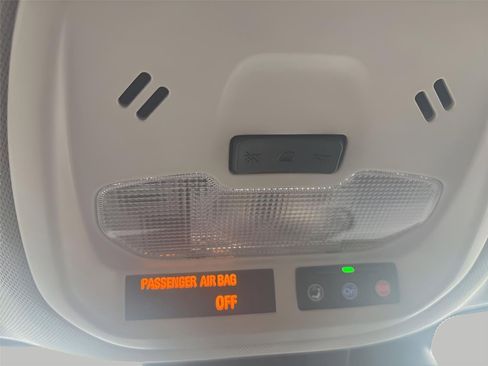 Used 2025 Chevrolet Trax ACTIV w/ Driver Confidence Package FWD image 28