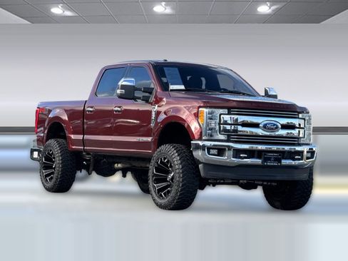 Used 2017 Ford F250 Lariat w/ Chrome Package image 6