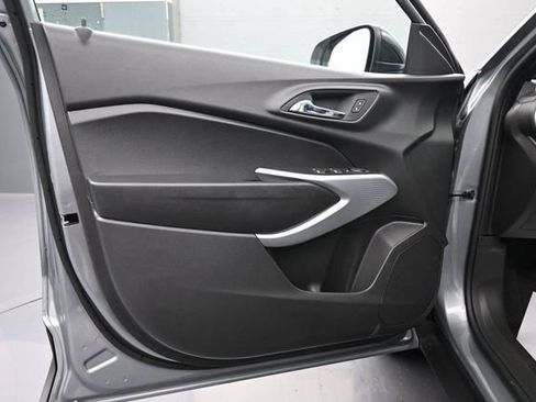 New 2026 Chevrolet Trax RS w/ Driver Confidence Package FWD image 8