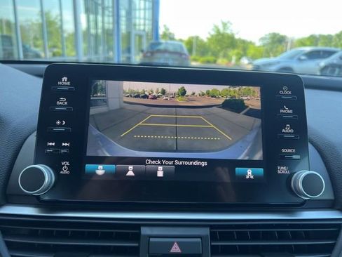 Used 2018 Honda Accord EX image 10